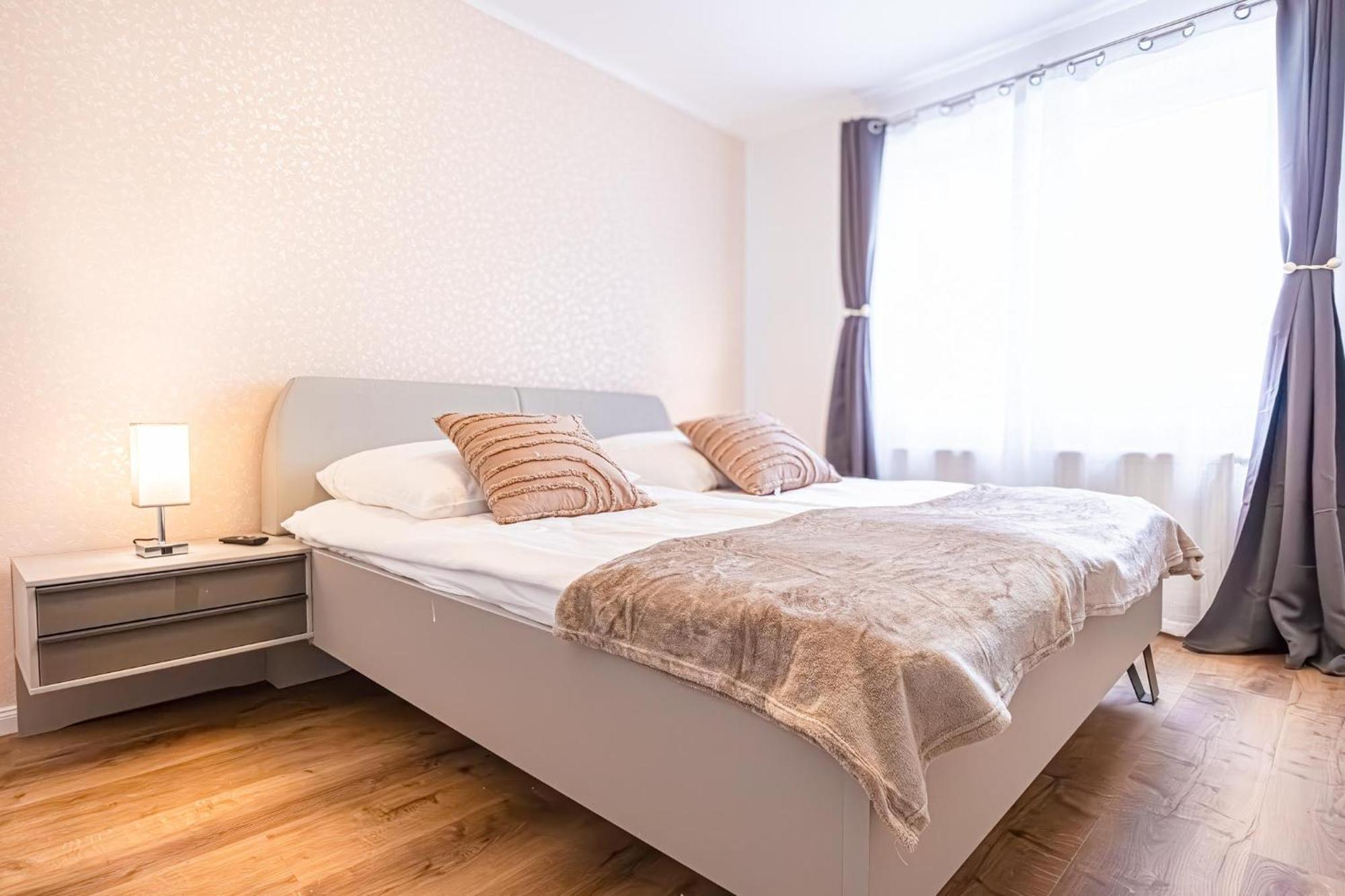 Charming 1Br And 1Lr Apt Modern Design Donaustadt Viena Exterior foto