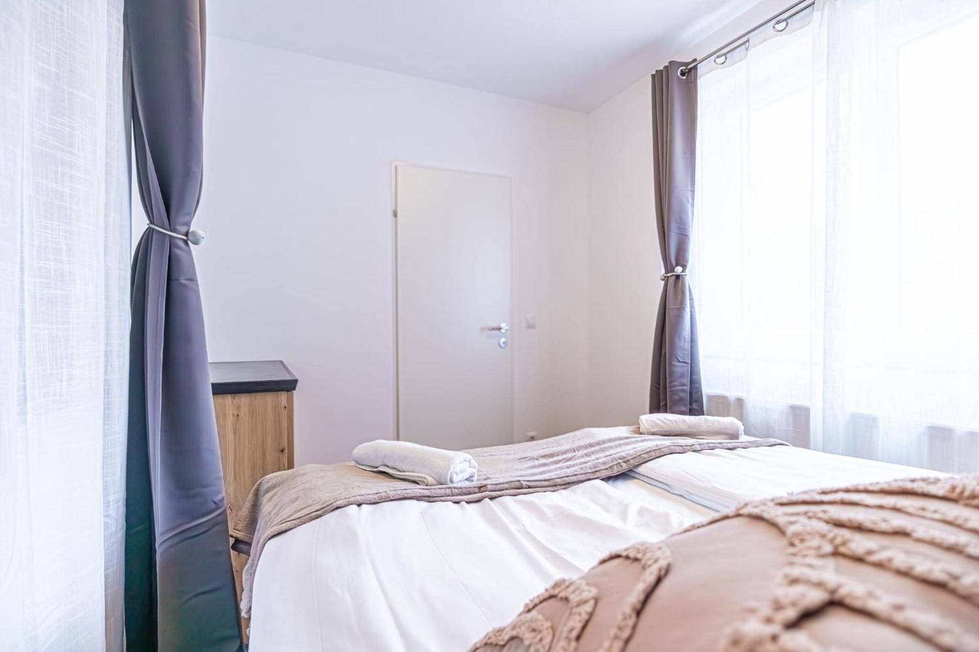 Charming 1Br And 1Lr Apt Modern Design Donaustadt Viena Exterior foto