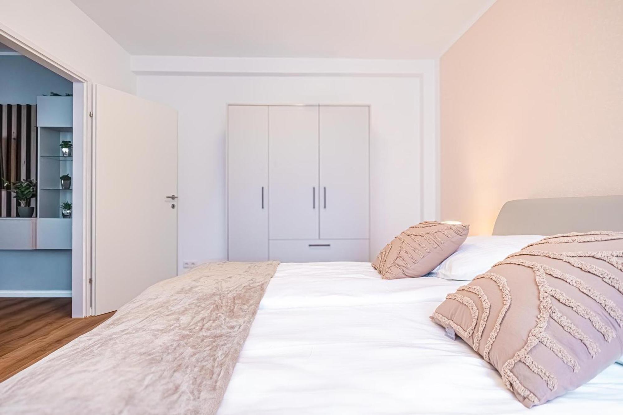 Charming 1Br And 1Lr Apt Modern Design Donaustadt Viena Exterior foto