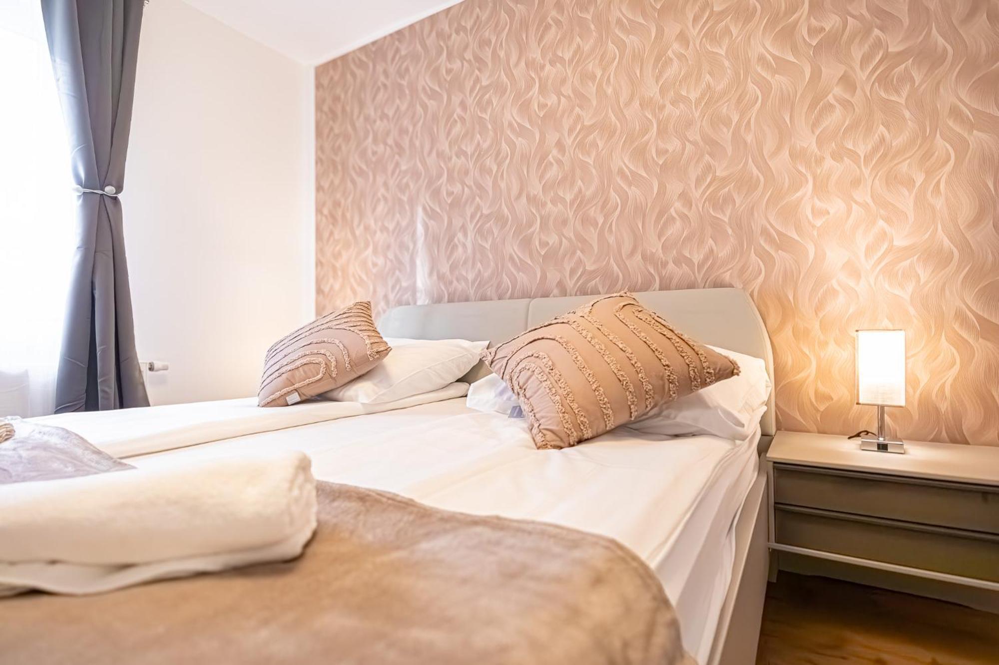 Charming 1Br And 1Lr Apt Modern Design Donaustadt Viena Exterior foto