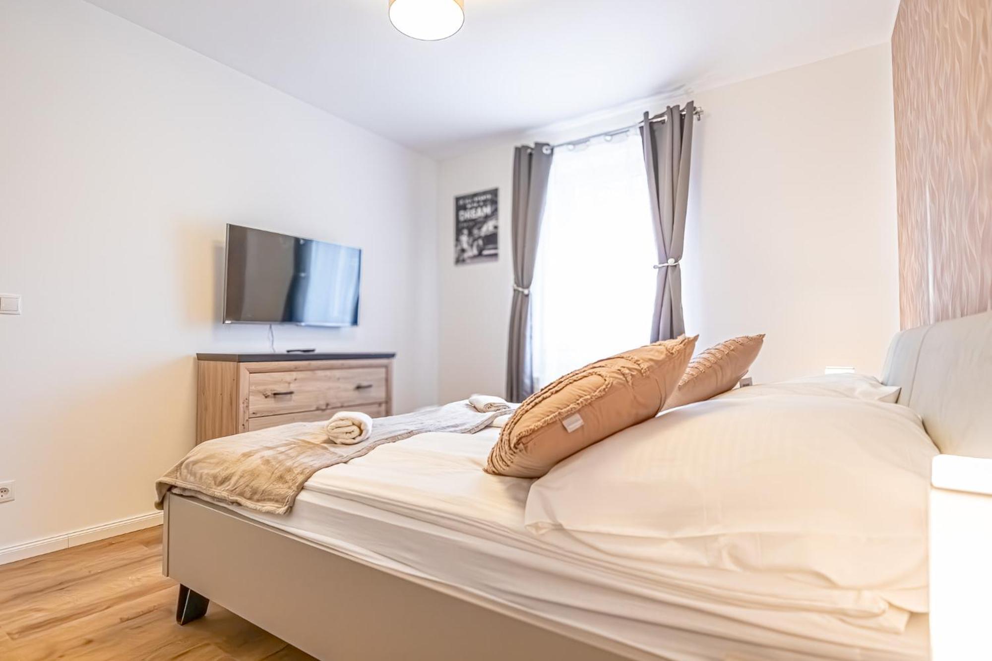 Charming 1Br And 1Lr Apt Modern Design Donaustadt Viena Exterior foto