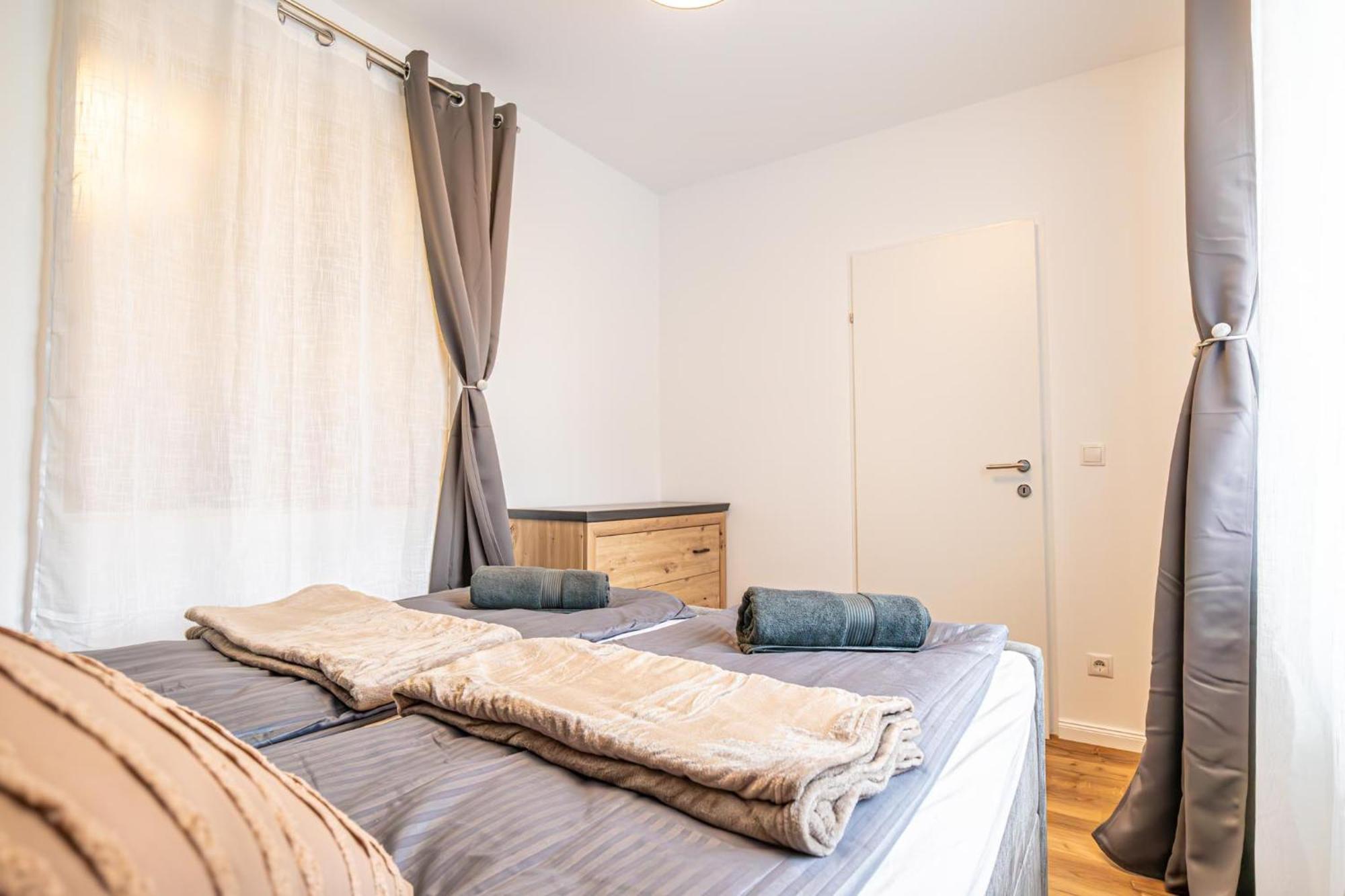 Charming 1Br And 1Lr Apt Modern Design Donaustadt Viena Exterior foto