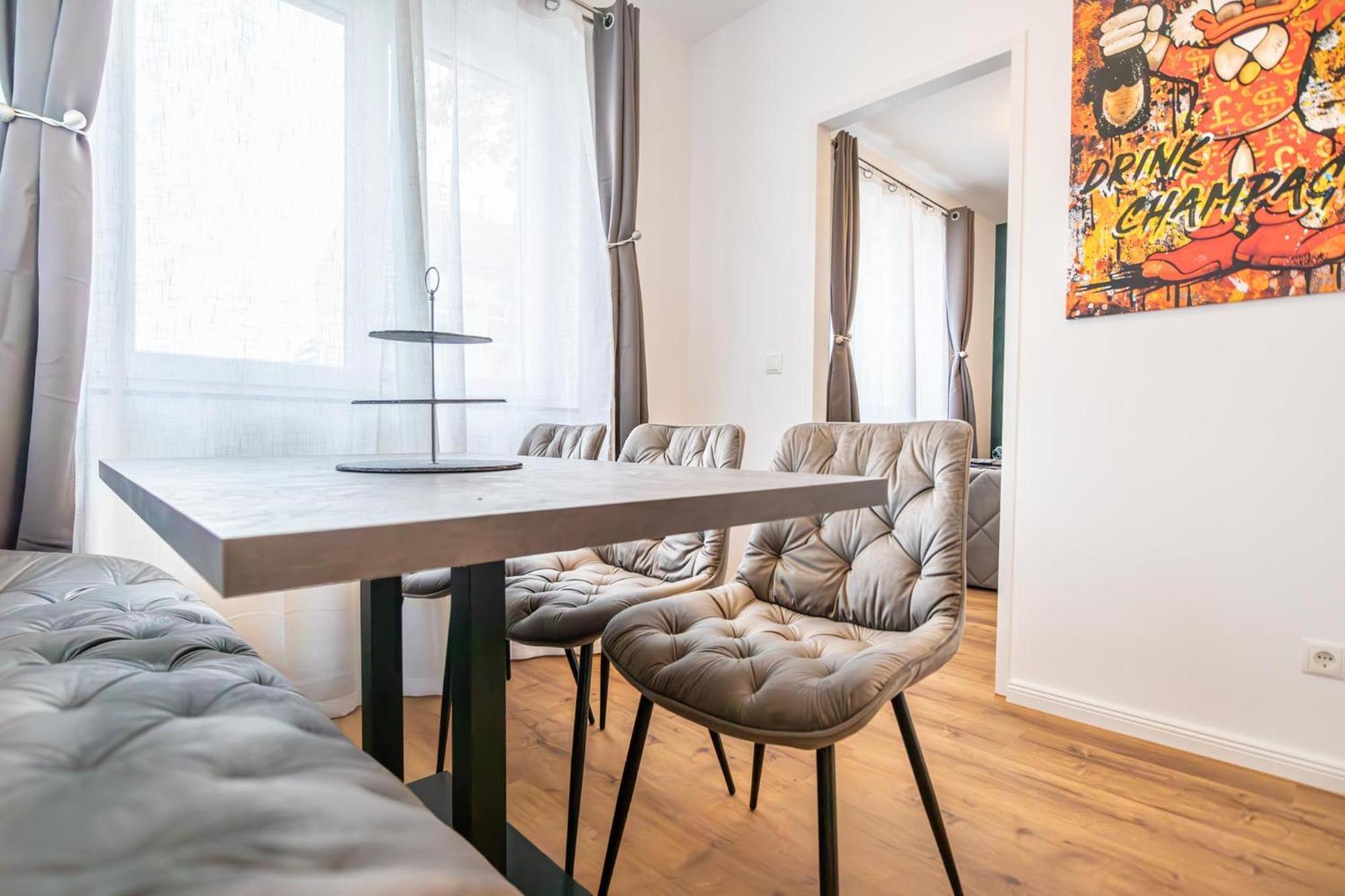 Charming 1Br And 1Lr Apt Modern Design Donaustadt Viena Exterior foto