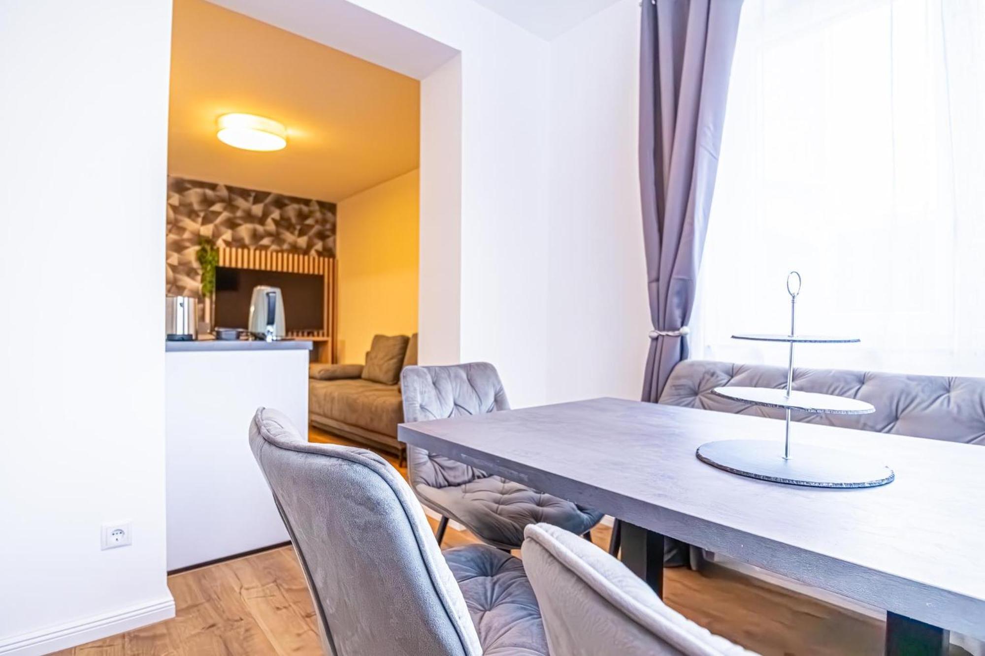 Charming 1Br And 1Lr Apt Modern Design Donaustadt Viena Exterior foto